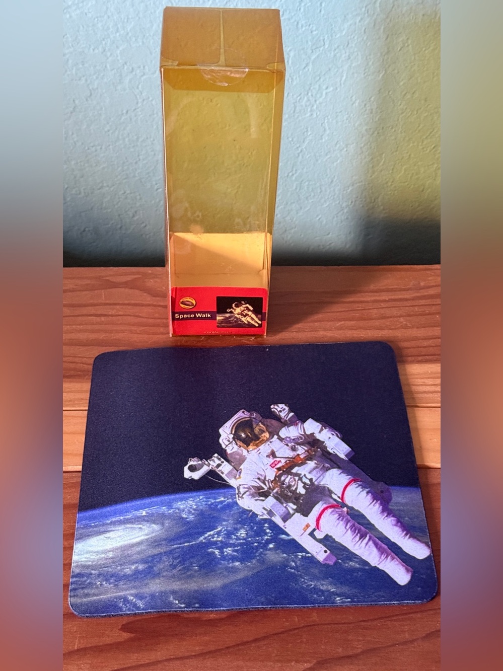 Vintage Space Walk Astronaut Mouse Pad 7.5” x 8” Rubber Optical Mouse Mat NOS